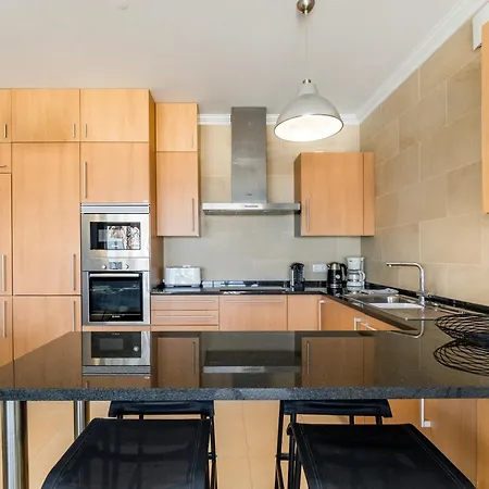 By The In D'el Rey * Óbidos