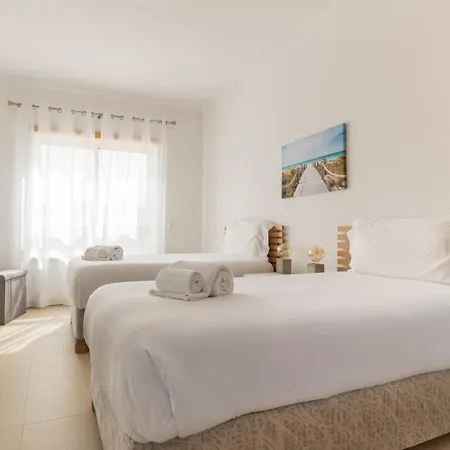 By The - D'el Rey Golf & Obidos