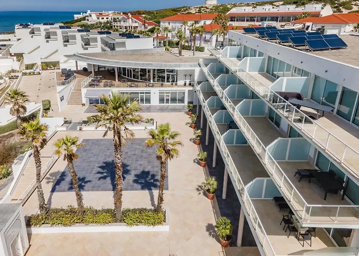 By The In D'el Rey Apartment *